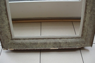 both-damaged-corners-min broken frame corners top