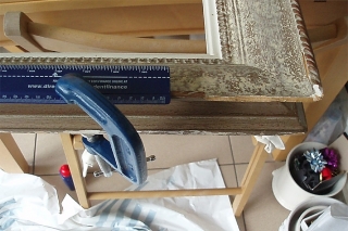 gluing-the-damaged-middle-p-min restoration begging - gluing frame corner top